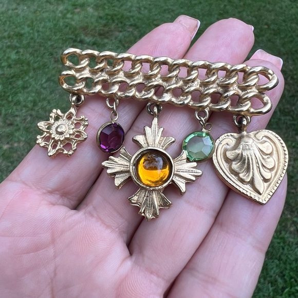 None Jewelry - Vintage Gold-tone Costume Dangle Charm Chain Bar Brooch